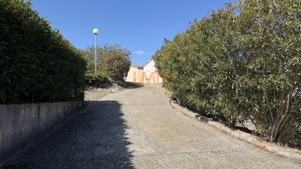 Ensemble de 6 maisons avec piscine