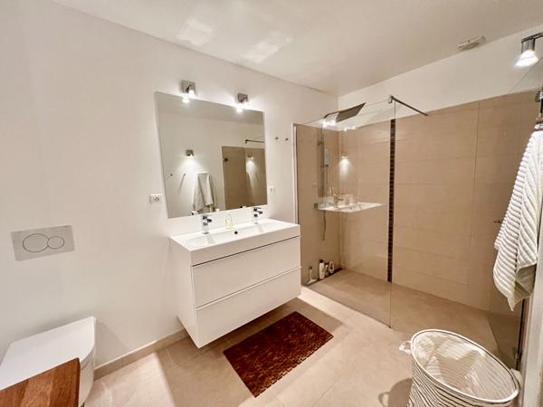 Charmante villa rénovée de 97 m² avec aperçu mer