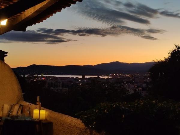 Charmante villa rénovée de 97 m² avec aperçu mer