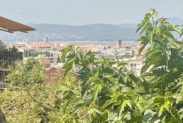 Charmante villa rénovée de 97 m² avec aperçu mer