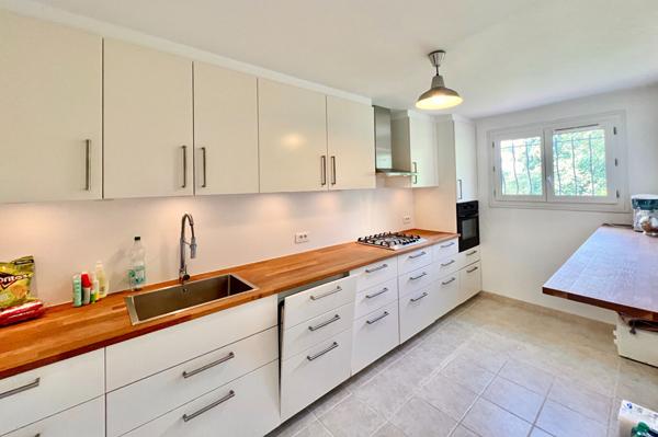 Charmante villa rénovée de 97 m² avec aperçu mer