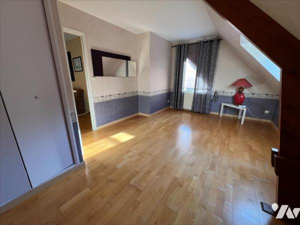 MAISON D'ARCHITECTE 5 PIECES 180m²