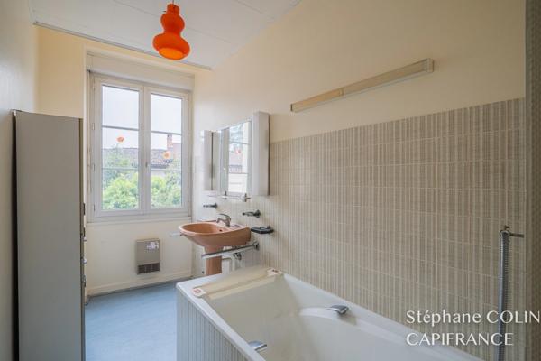 Dpt Isère (38), à vendre TULLINS appartement T4 de 90 m² + combles