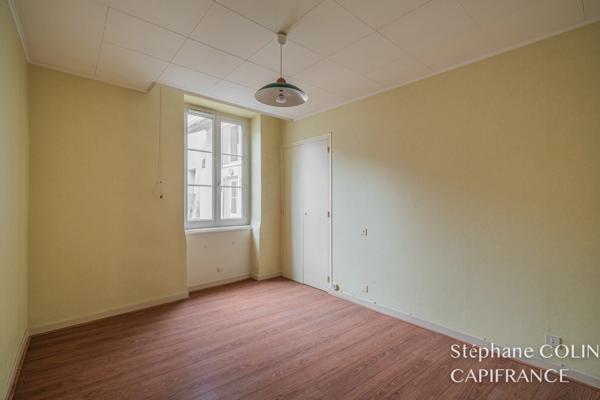Dpt Isère (38), à vendre TULLINS appartement T4 de 90 m² + combles
