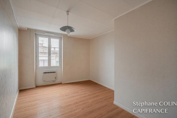 Dpt Isère (38), à vendre TULLINS appartement T4 de 90 m² + combles