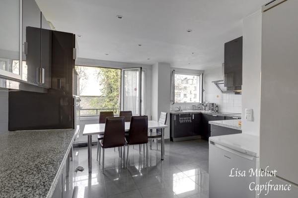 Neuilly-sur-Seine, Appartement 5 pièces en très bon état au sein d'une résidence de standing et ravalée