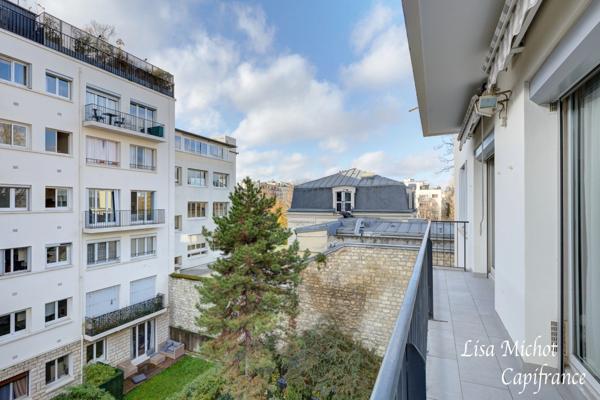 Neuilly-sur-Seine, Appartement 5 pièces en très bon état au sein d'une résidence de standing et ravalée