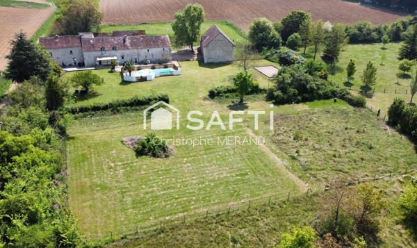Très belle propriété à DANGE SAINT ROMAIN