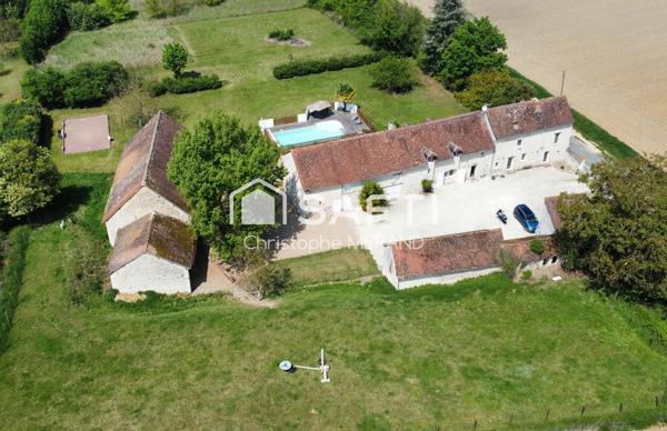 Très belle propriété à DANGE SAINT ROMAIN