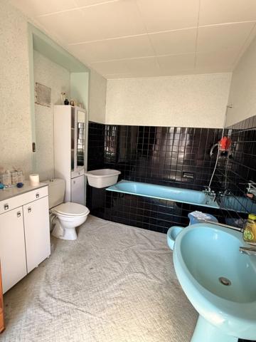 EN EXCLUSIVITE ! Maison en pierre de 136m², 2 garages sur terrain de 950m² 77 000 €