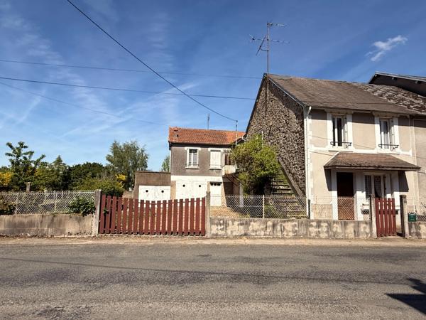 EN EXCLUSIVITE ! Maison en pierre de 136m², 2 garages sur terrain de 950m² 77 000 €