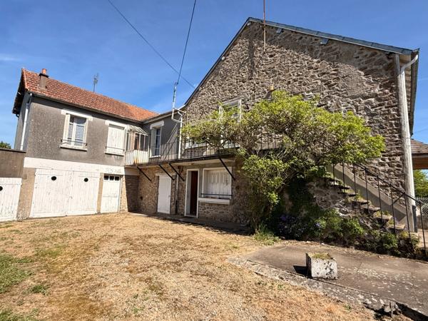 EN EXCLUSIVITE ! Maison en pierre de 136m², 2 garages sur terrain de 950m² 77 000 €