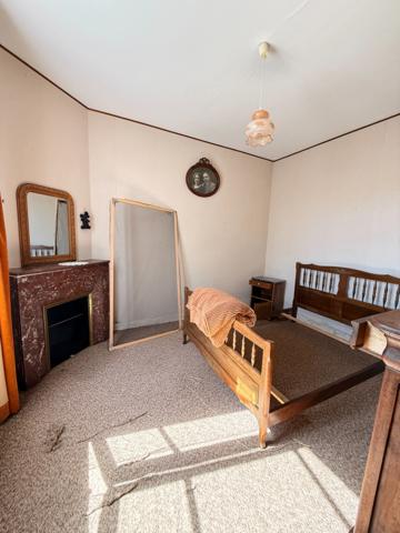 EN EXCLUSIVITE ! Maison en pierre de 136m², 2 garages sur terrain de 950m² 77 000 €