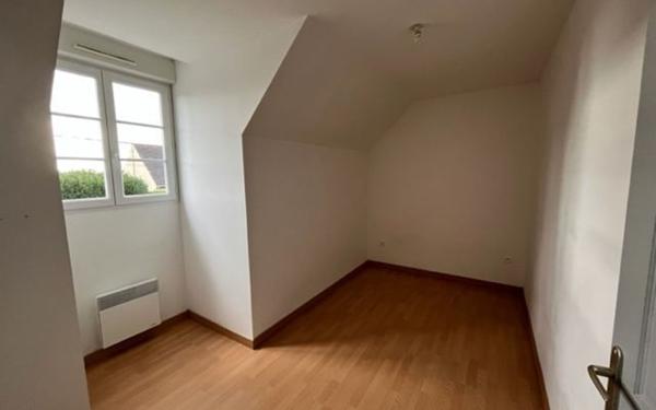 Appartement à louer    1 pièce •  Villers-Saint-Barthélemy