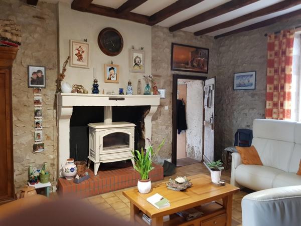 MAISON DE CARACTERE - 11 pièces - 223m² - MONTMORILLON - 86500