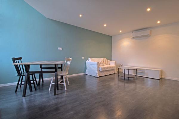 A LOUER - AGEN HYPER-CENTRE - Appartement meublé de 3 pièces avec une chambre et un bureau