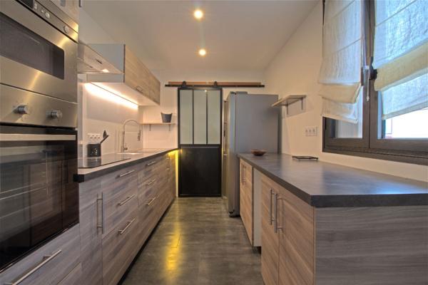 A LOUER - AGEN HYPER-CENTRE - Appartement meublé de 3 pièces avec une chambre et un bureau