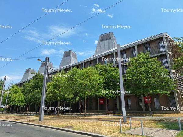 BUREAUX A LOUER - BORDEAUX BASSINS A FLOT