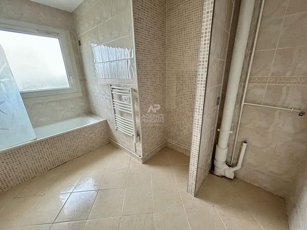 Appartement Poissy 3 pièces 71 m2 €239 000 ** - Référence 9022