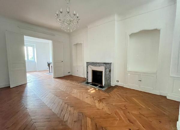 Maison à vendre    6 pièces •  Alençon