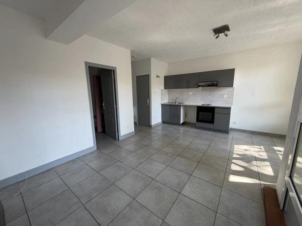 Location Appartement 1 pièces 33 m2 à Salon-de-Provence
