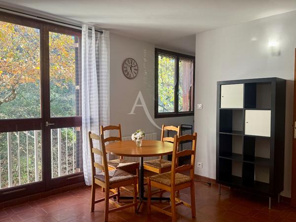 APPARTEMENT MEUBLÉ GREOUX LES BAINS 26.80 M2 AVEC PARKING ET ASCENSEUR CALME PROCHE DES THERMES