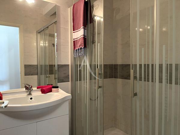 APPARTEMENT MEUBLÉ GREOUX LES BAINS 26.80 M2 AVEC PARKING ET ASCENSEUR CALME PROCHE DES THERMES