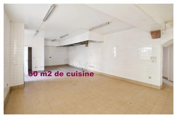 Maison historique du XII ème siècle de 471 m2, avec partie commerce à COUCHES 71 en BOURGOGNE