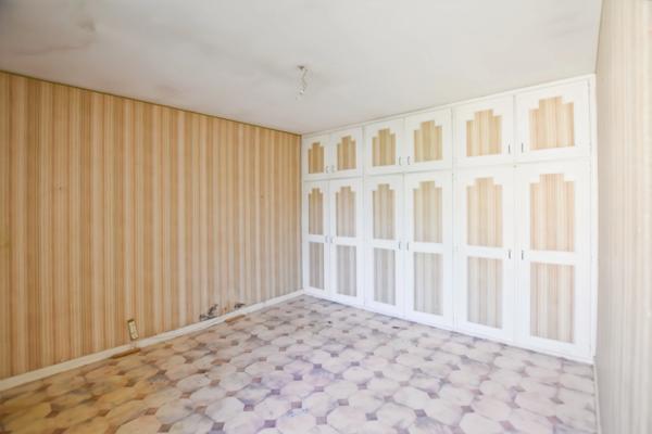 Maison historique du XII ème siècle de 471 m2, avec partie commerce à COUCHES 71 en BOURGOGNE