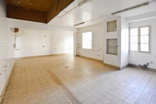 Maison historique du XII ème siècle de 471 m2, avec partie commerce à COUCHES 71 en BOURGOGNE