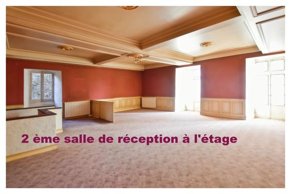 Maison historique du XII ème siècle de 471 m2, avec partie commerce à COUCHES 71 en BOURGOGNE
