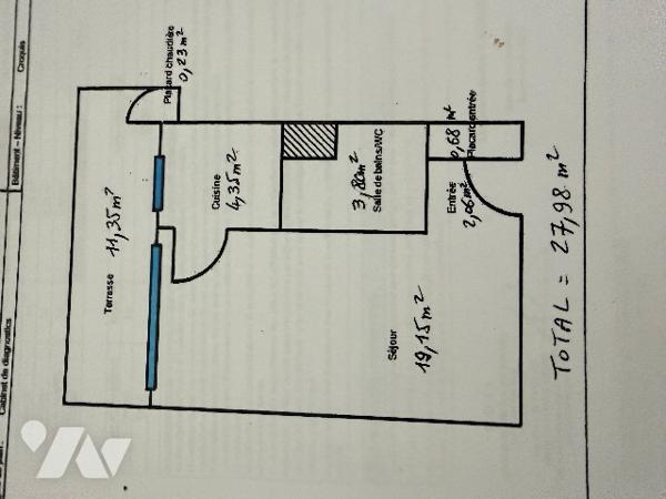 Studio de 28m2 avec un parking et une cave dans une belle résidence des Vespins à Saint Laurent.