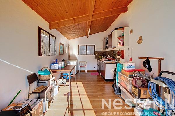 FLAYOSC Maison plain-pied avec DEPENDANCE et PISCINE sur terrain de 3700 m²