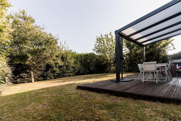 MAISON INDIVIDUELLE AVEC JARDIN ET DOUBLE GARAGE