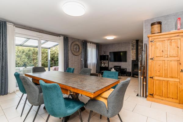 MAISON INDIVIDUELLE AVEC JARDIN ET DOUBLE GARAGE