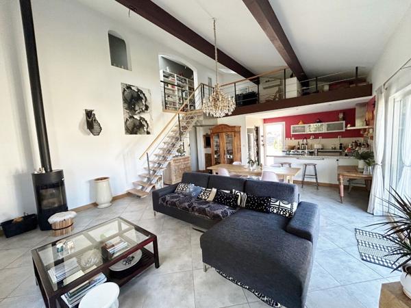 Maison Aussonne 5 pièce(s) avec piscine sur 700 m² de terrain, située hors couloir aérien