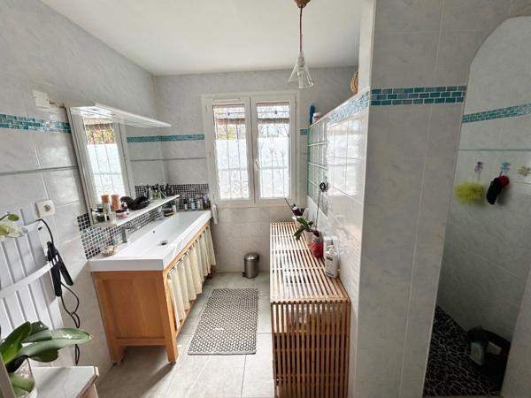 Maison Aussonne 5 pièce(s) avec piscine sur 700 m² de terrain, située hors couloir aérien