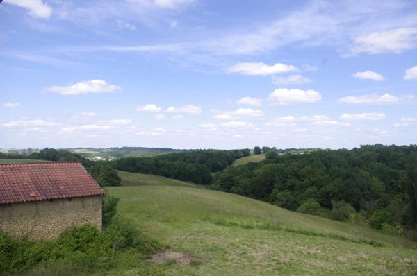 PEYRUSSE VIEILLE, secteur vallonné, belle propriété  de 227 m² avec vue panoramique et environnement privilégié.