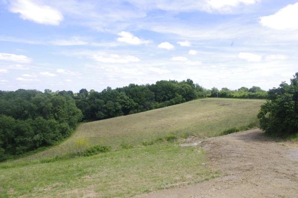 PEYRUSSE VIEILLE, secteur vallonné, belle propriété  de 227 m² avec vue panoramique et environnement privilégié.