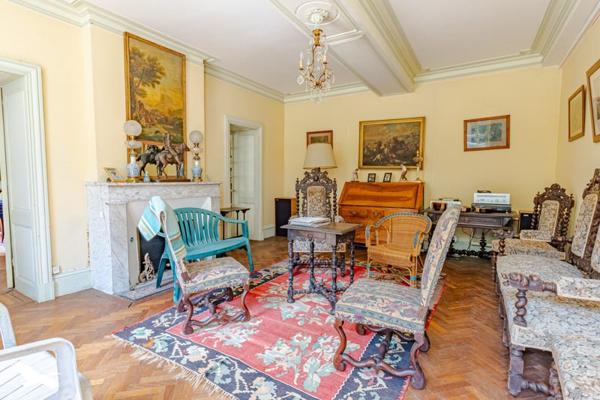 Maison à vendre |                                       Sainte-Eulalie |                                        12 pièces  |  285 m²