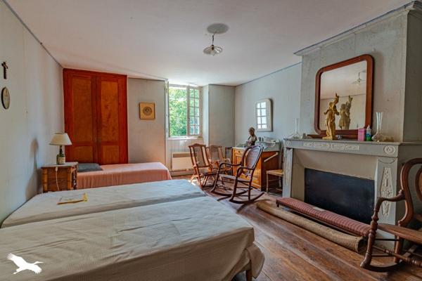 Maison à vendre |                                       Sainte-Eulalie |                                        12 pièces  |  285 m²