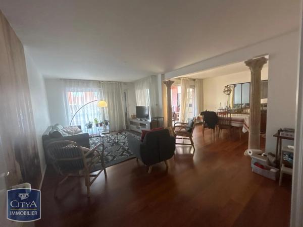 Appartement à louer 3 pièces 90.87m² Dax (40100)