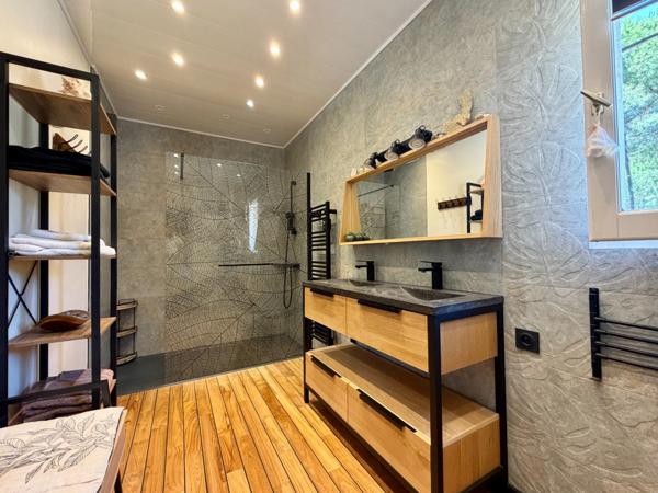 AIGUES-MORTES – MAS DE CHARME 200 m² SUR PLUS DE 2 000 m² DE TERRAIN