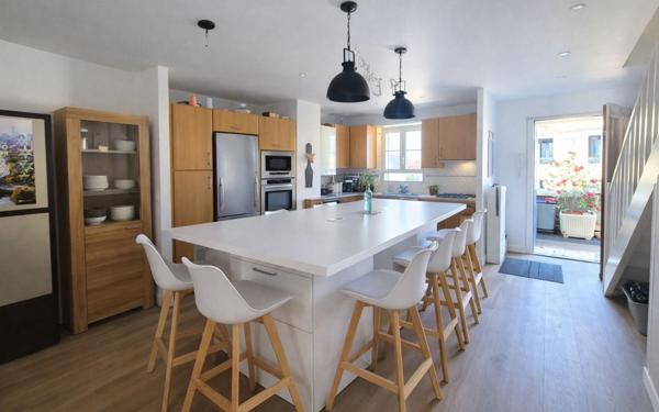 Maison à vendre    6 pièces • 134 m2 Chambourcy