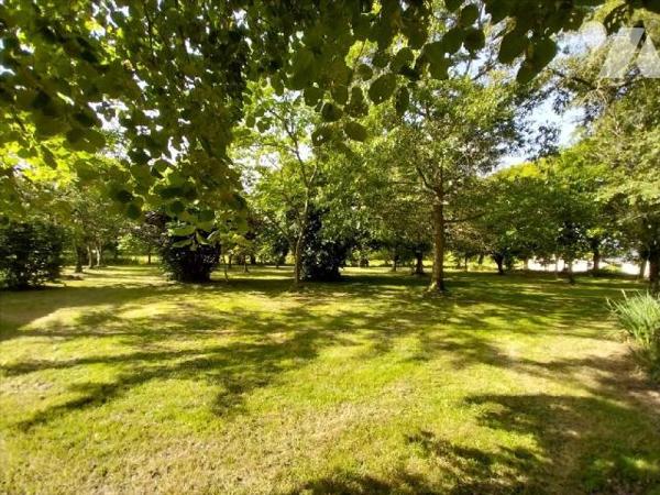 En centre bourg, Pavillon Type 4/5 d'environ 80 m2 Hab. sur sous-sol complet et terrain d'env. ...