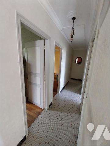 En centre bourg, Pavillon Type 4/5 d'environ 80 m2 Hab. sur sous-sol complet et terrain d'env. ...