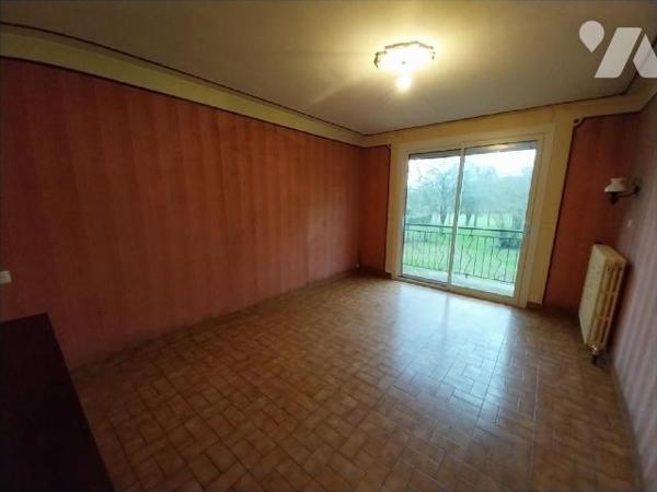 En centre bourg, Pavillon Type 4/5 d'environ 80 m2 Hab. sur sous-sol complet et terrain d'env. ...