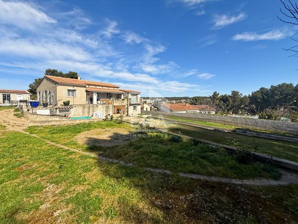 LES PENNES MIRABEAU- EXCLUSIVITE - Double habitation - Maison T4 de 108m2 et appartement T3 de 67m2 sur 1340 m² de terrain avec garage et piscine