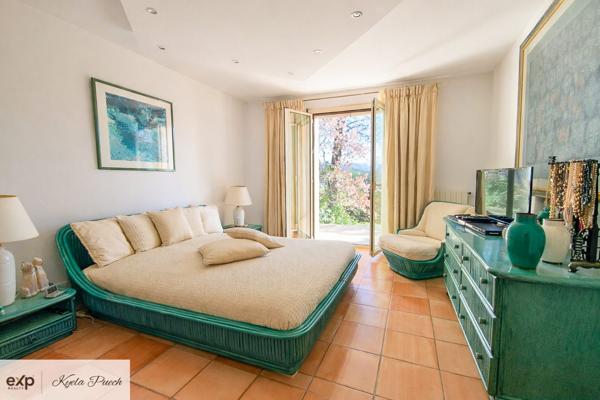 Rognes – Villa 240 m² – Terrain 5 000 m² – Piscine – Pool house