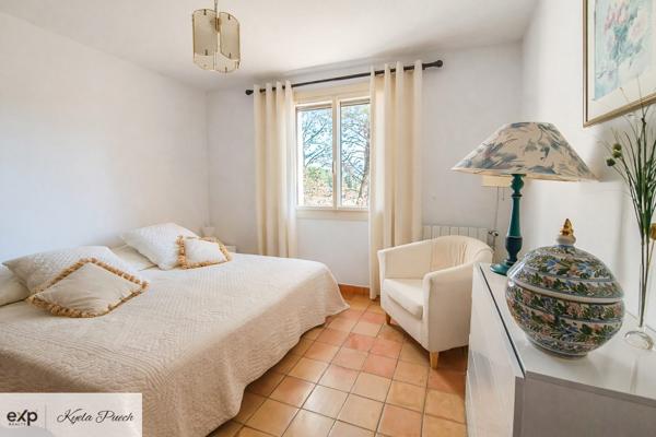 Rognes – Villa 240 m² – Terrain 5 000 m² – Piscine – Pool house